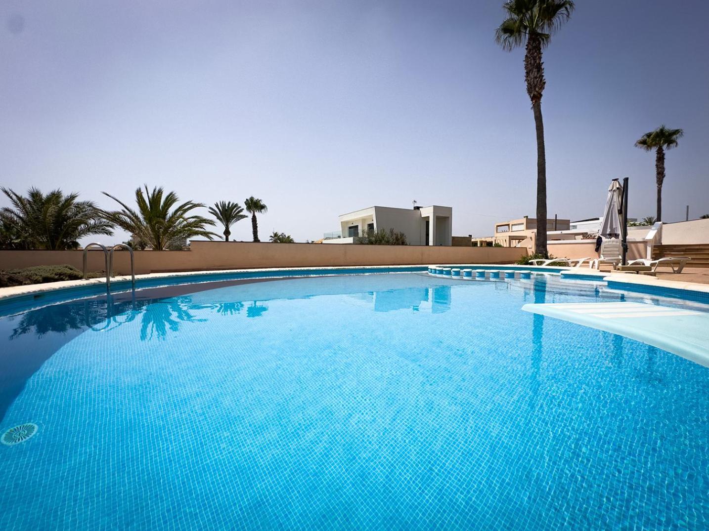 Frontline Beach Villa Orihuela Exterior foto